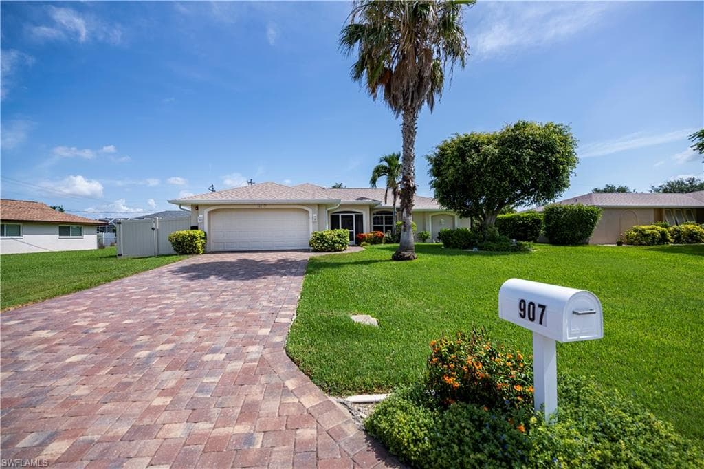 907 SE 19th LN CAPE CORAL, FL 33990