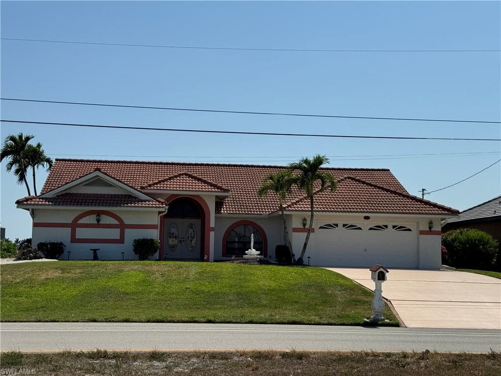 2712 W Archer PKWY CAPE CORAL, FL 33904