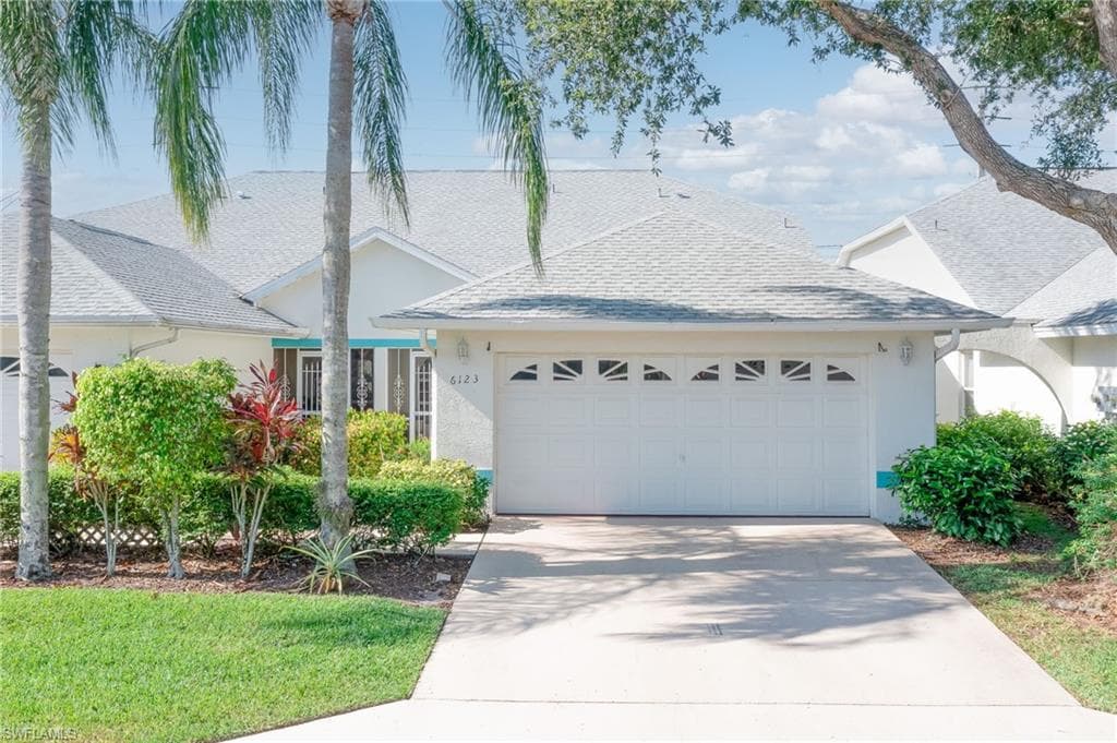 6123 Thresher DR 302 NAPLES, FL 34112