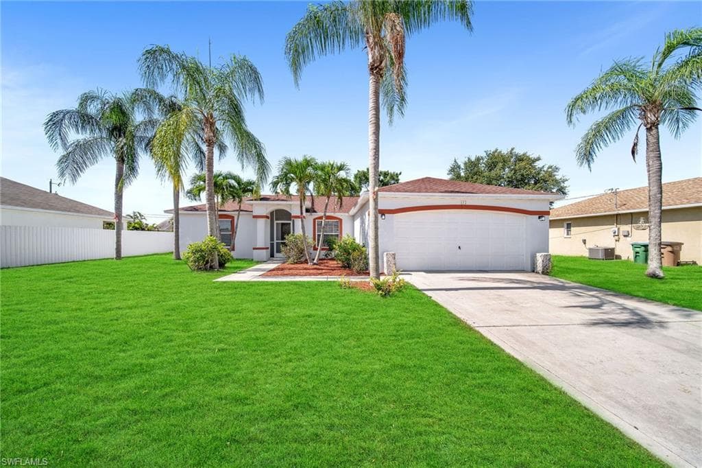 152 SE 19th LN CAPE CORAL, FL 33990
