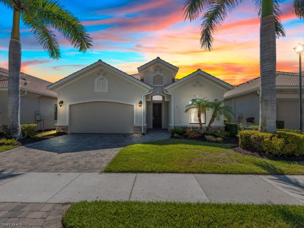 1638 Serrano CIR NAPLES, FL 34105