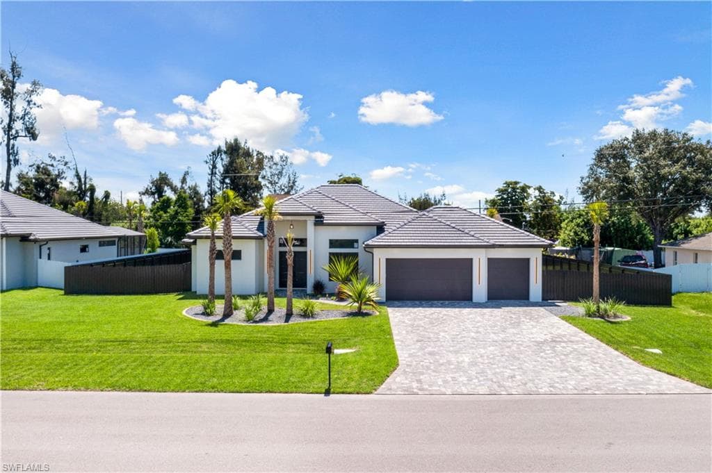 423 SW 19th AVE CAPE CORAL, FL 33991