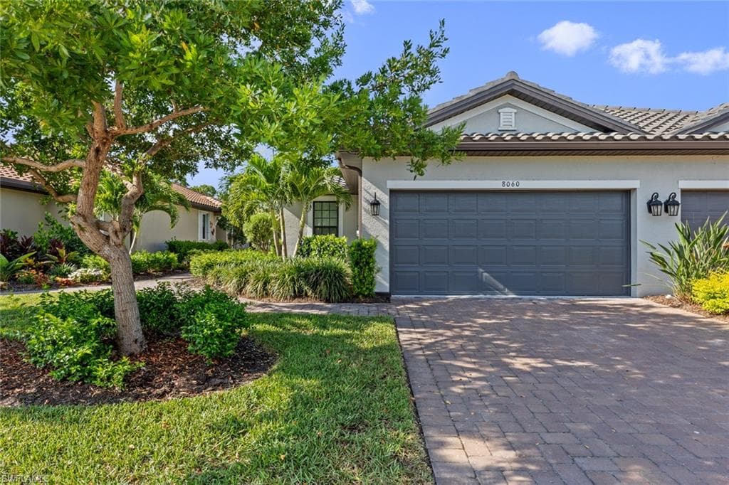 8060 CALLE CANOVAS CT NAPLES, FL 34114