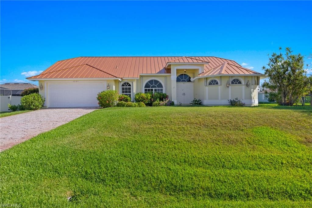 1721 SW 30th TER CAPE CORAL, FL 33914