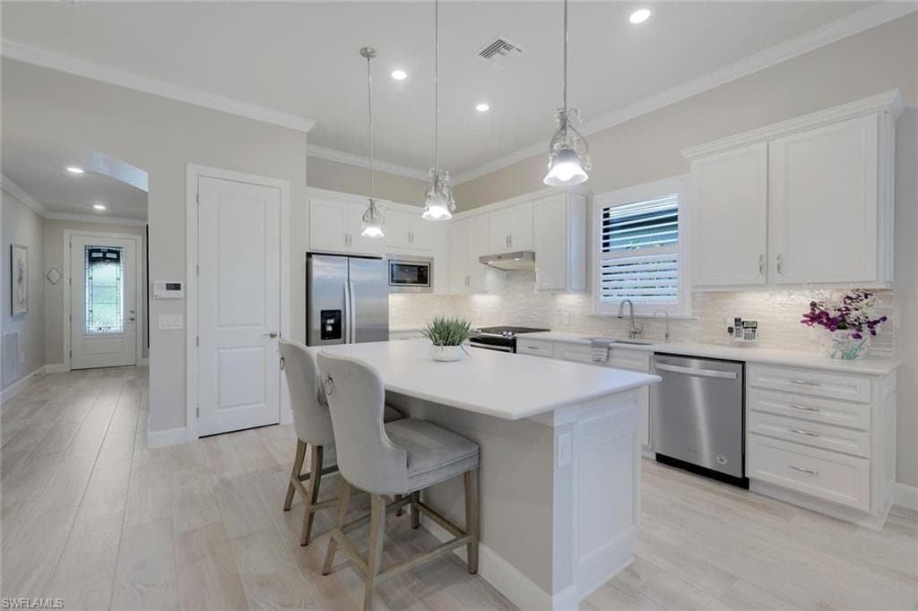 9398 Greyhawk TRL NAPLES, FL 34120