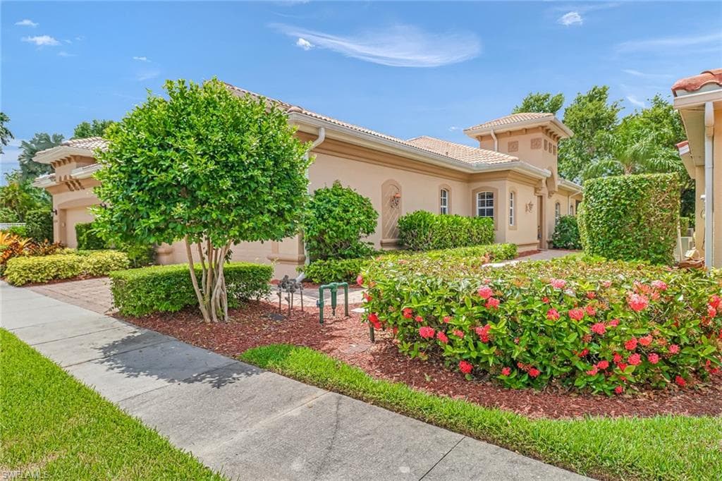 8518 Chase Preserve DR NAPLES, FL 34113