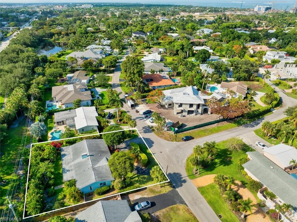 1600 Mandarin RD NAPLES, FL 34102