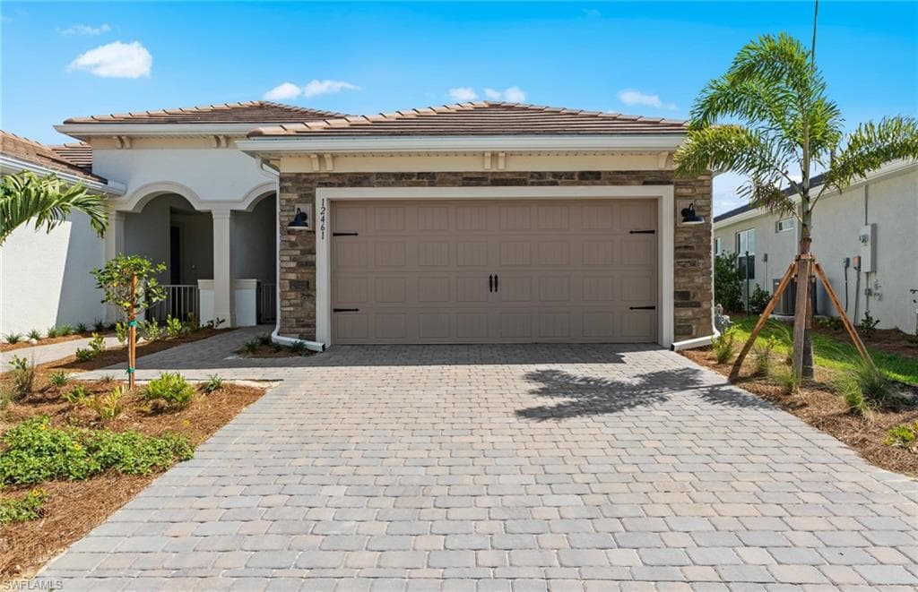 12461 Dolomite WAY ALVA, FL 33920