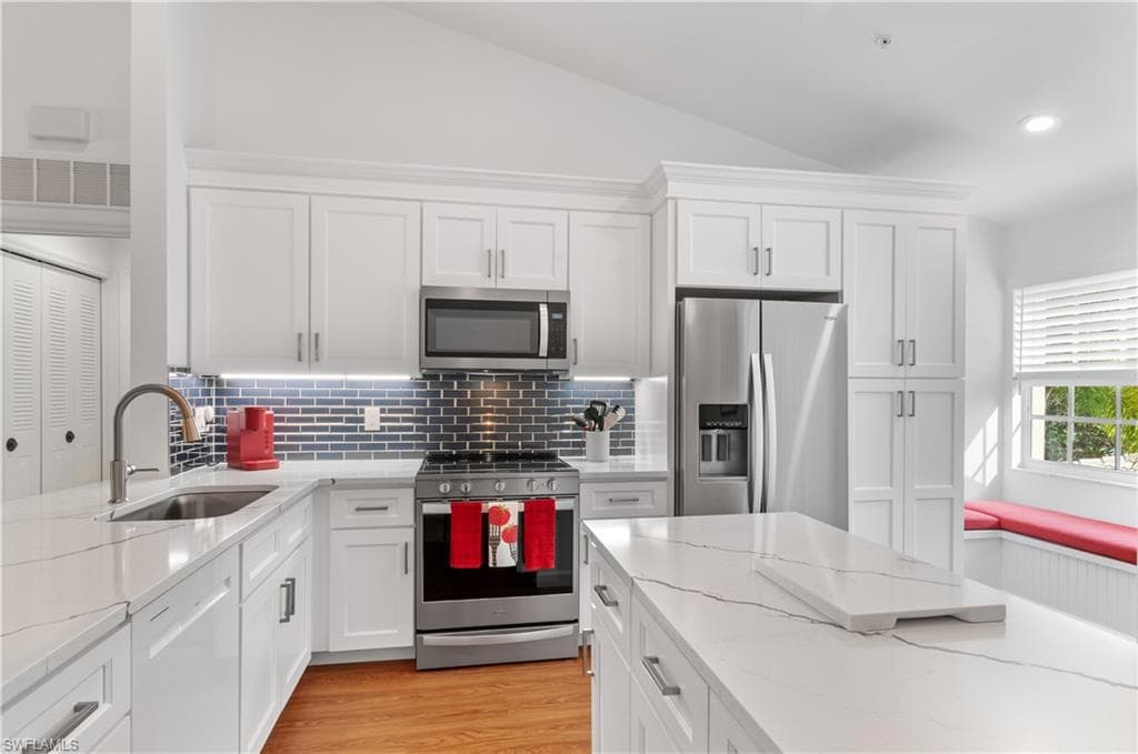 28076 Cavendish CT 2108 BONITA SPRINGS, FL 34135
