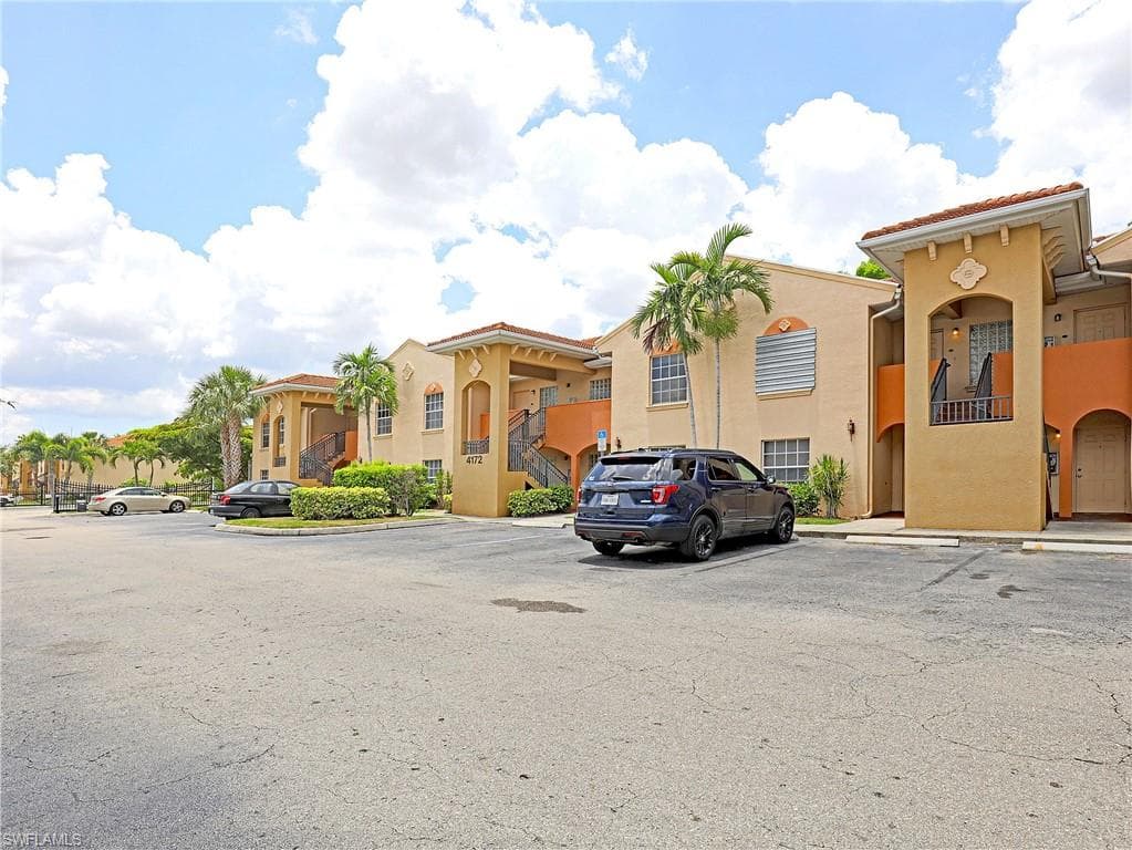 4172 Castilla CIR 201 FORT MYERS, FL 33916