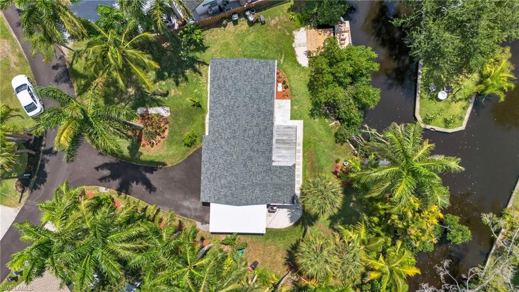 135 Standish CIR NORTH FORT MYERS, FL 33903