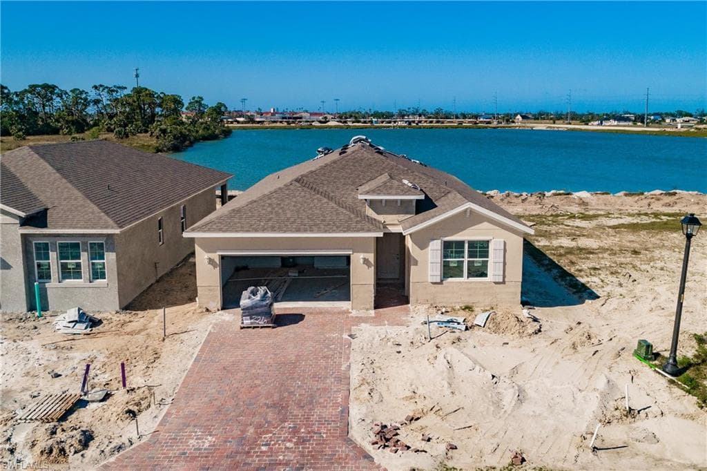 636 Parkshore Lake AVE CAPE CORAL, FL 33993