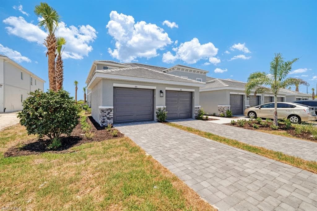 11781 Venetian Lagoon DR 101 FORT MYERS, FL 33913