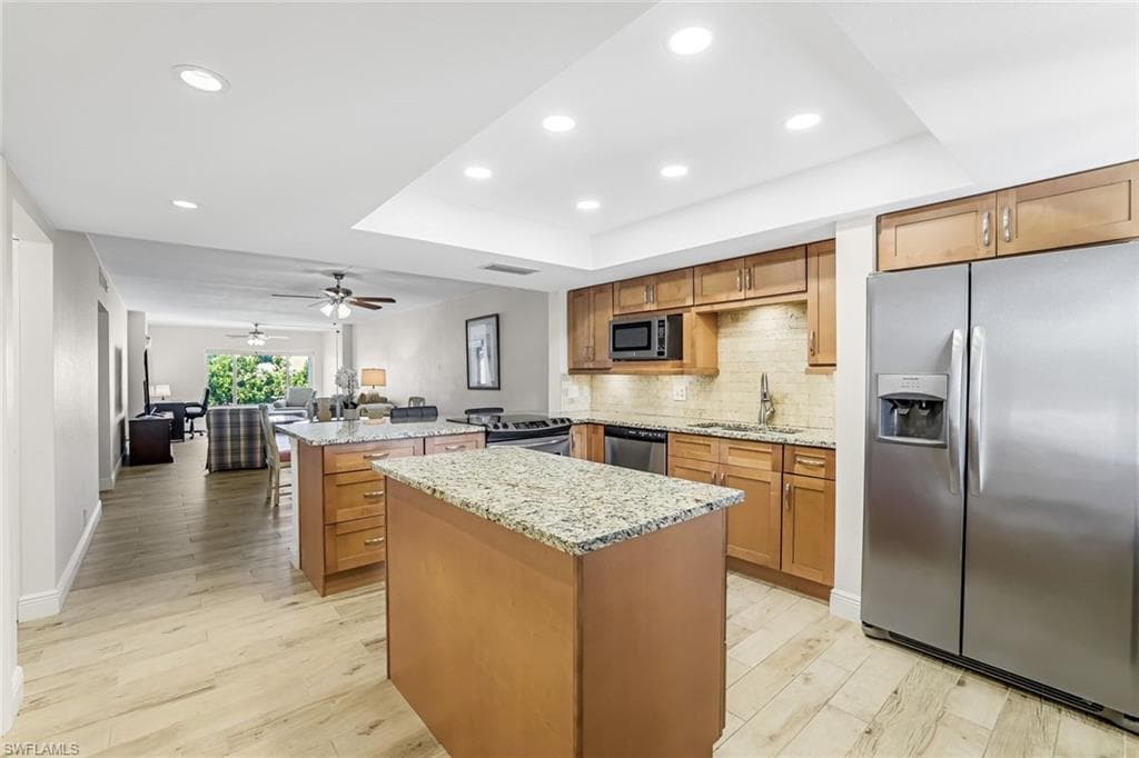 2264 Winkler AVE 304