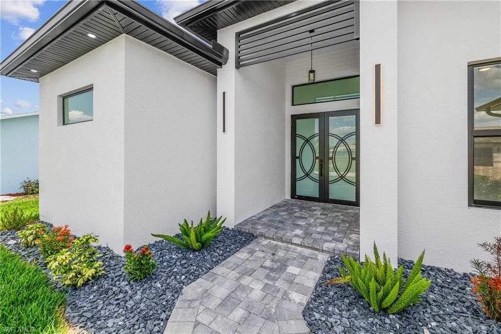 1218 SW 3rd AVE CAPE CORAL, FL 33991