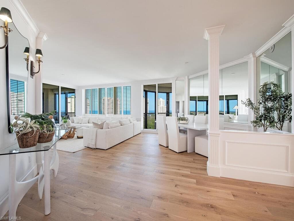 8990 Bay Colony DR 903 NAPLES, FL 34108