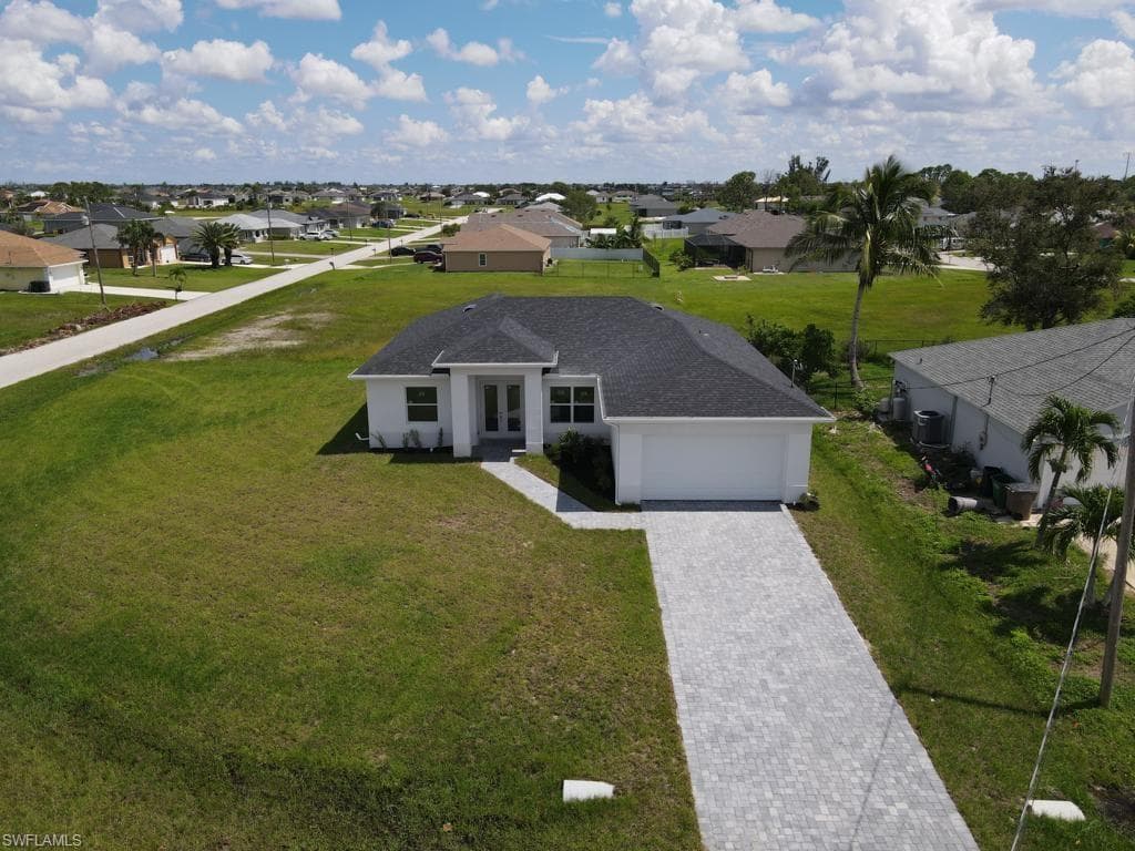 1808 12th ST CAPE CORAL, FL 33993