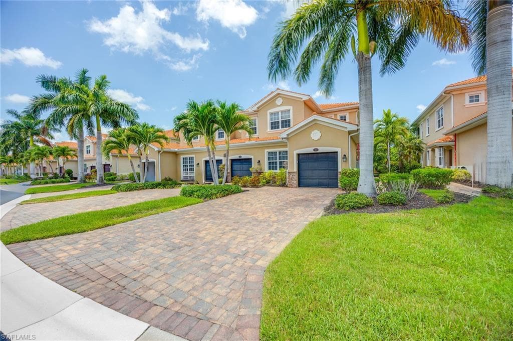 28004 Sosta LN 4 BONITA SPRINGS, FL 34135
