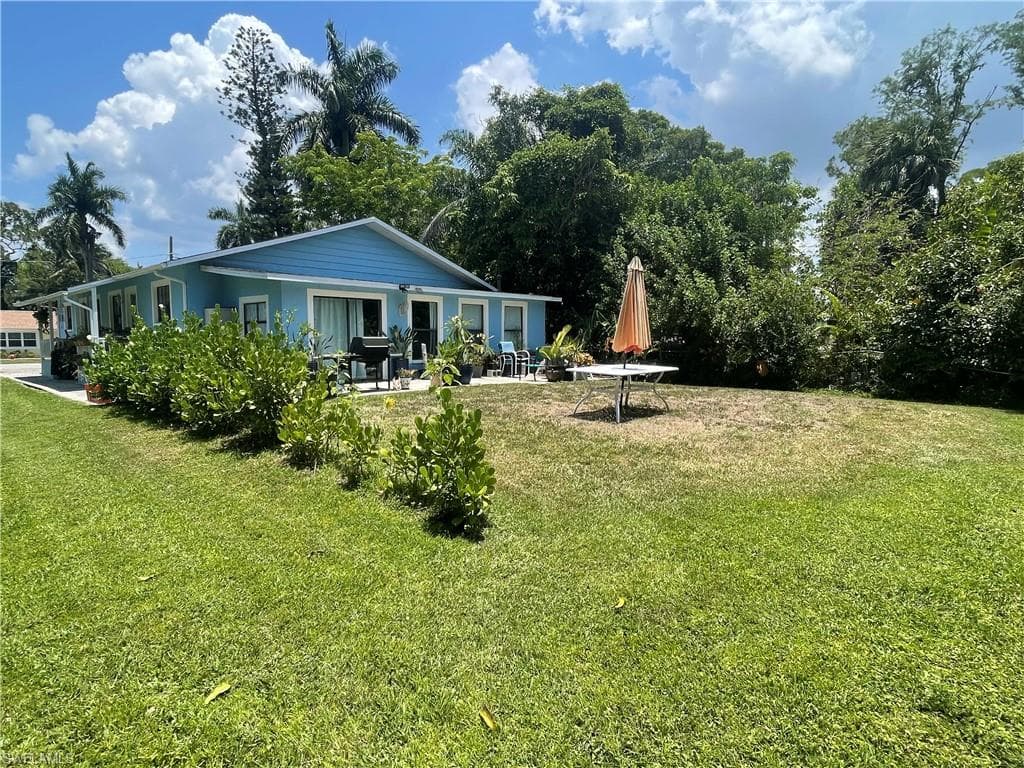 9960/9962 Carolina ST BONITA SPRINGS, FL 34135