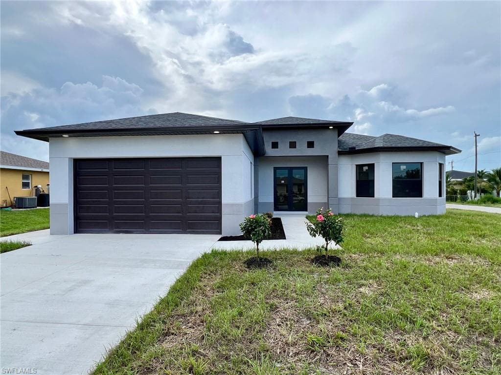 3000 24th ST SW LEHIGH ACRES, FL 33976