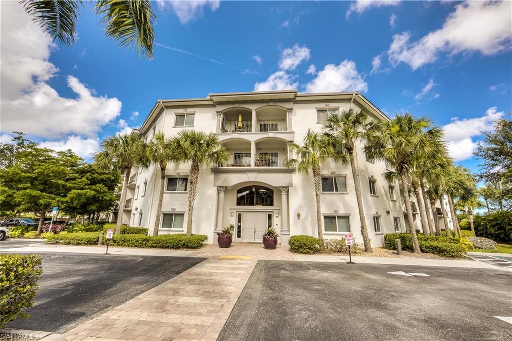 1100 Pine Ridge RD B104 NAPLES, FL 34108