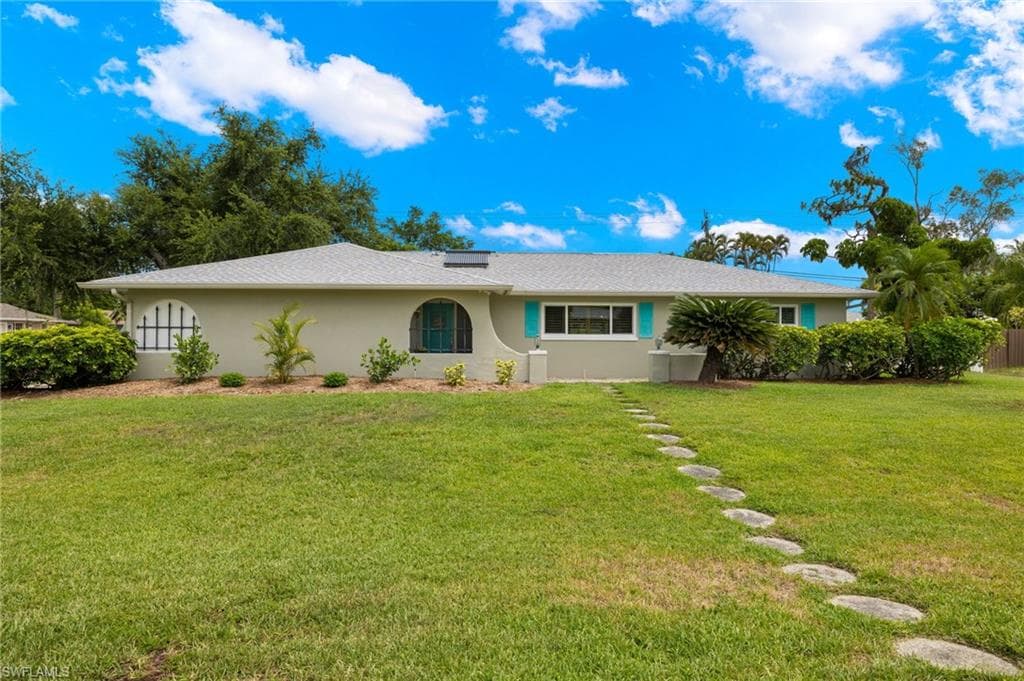 2301 La Salle AVE FORT MYERS, FL 33907