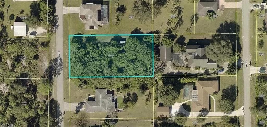 418 8th AVE LEHIGH ACRES, FL 33972