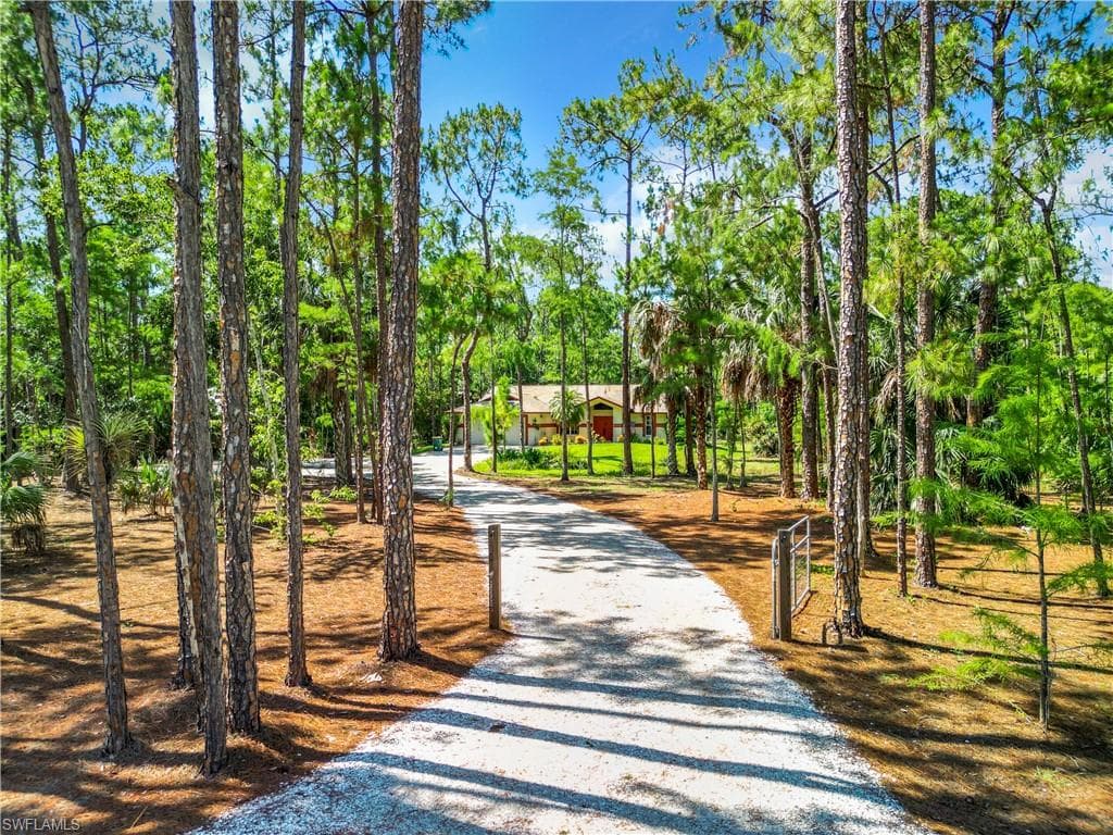 3661 5th AVE NW NAPLES, FL 34120