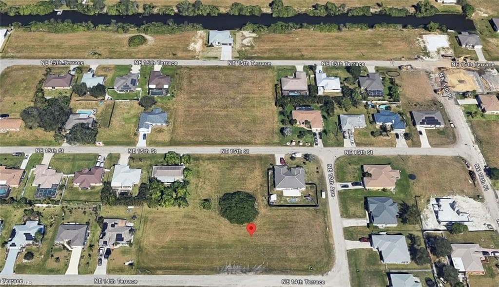 1121 NE 14th TER CAPE CORAL, FL 33909