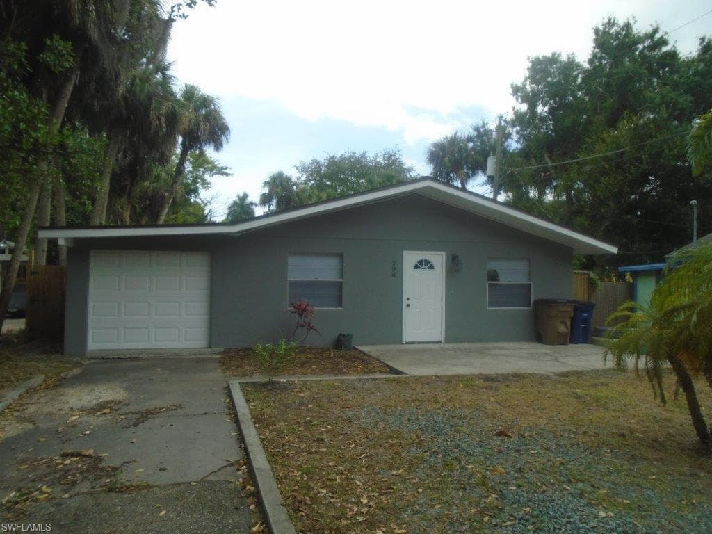 208 Labelle AVE FORT MYERS, FL 33905