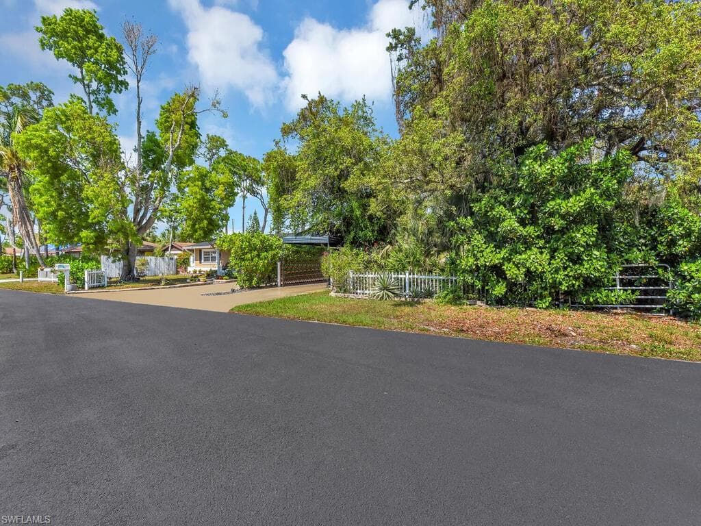 27041 Forest Park AVE BONITA SPRINGS, FL 34135