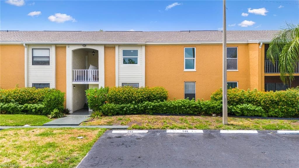 12624 Kenwood LN B FORT MYERS, FL 33907