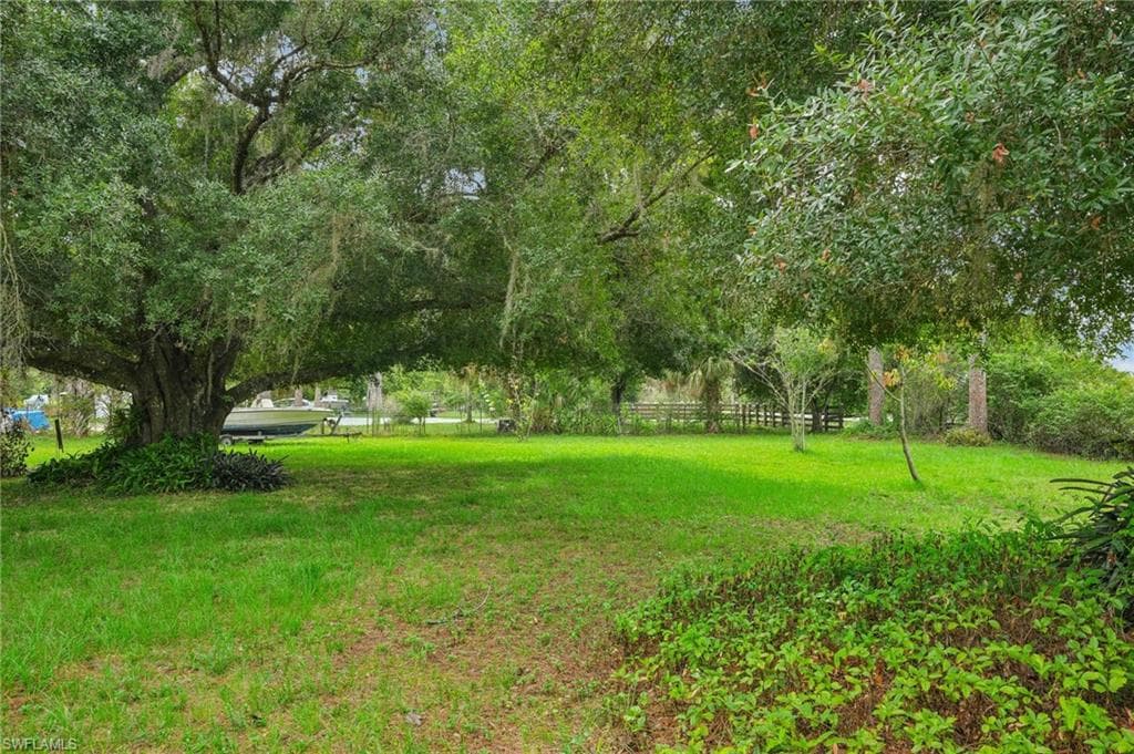 23701 N River RD ALVA, FL 33920