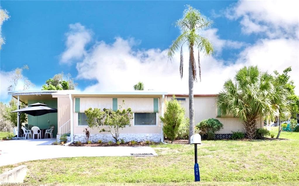 1041 Laurel DR NORTH FORT MYERS, FL 33917