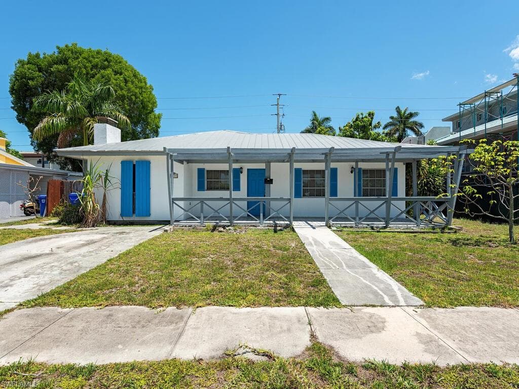 1159 Broad AVE N NAPLES, FL 34102