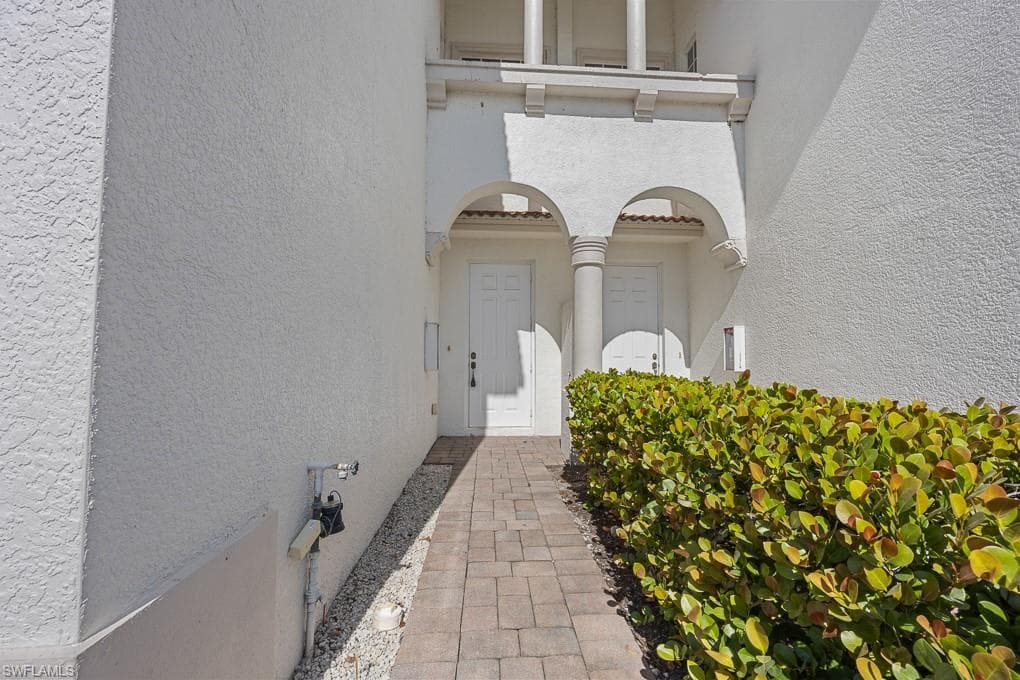 7005 Romana WAY 1705 NAPLES, FL 34119