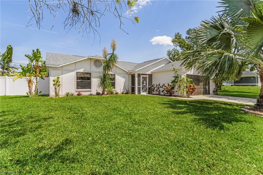 511 SW 9th CT CAPE CORAL, FL 33991