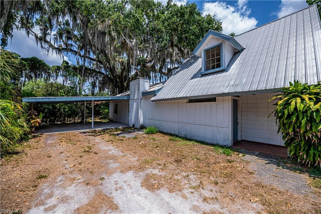 2570 Fort Denaud RD LABELLE, FL 33935