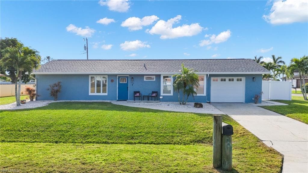 702 SE 42nd LN CAPE CORAL, FL 33904