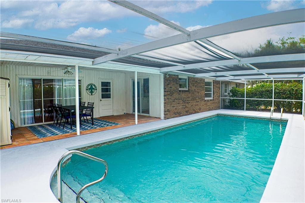 1056 Cardinal ST NAPLES, FL 34104