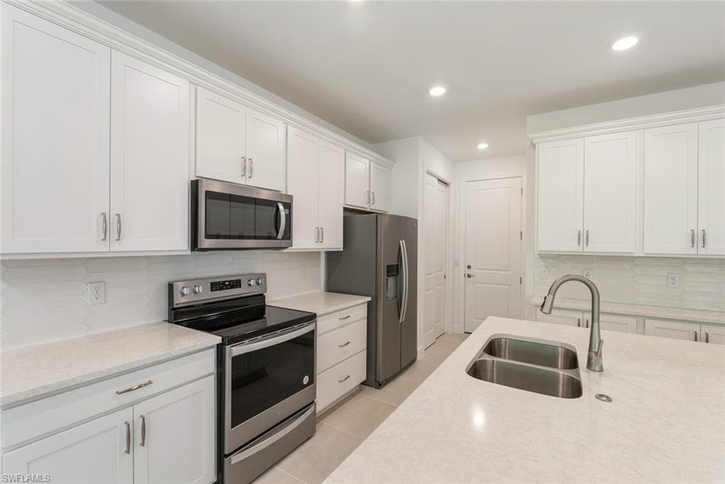 4218 Sonoma Oaks CIR NAPLES, FL 34119