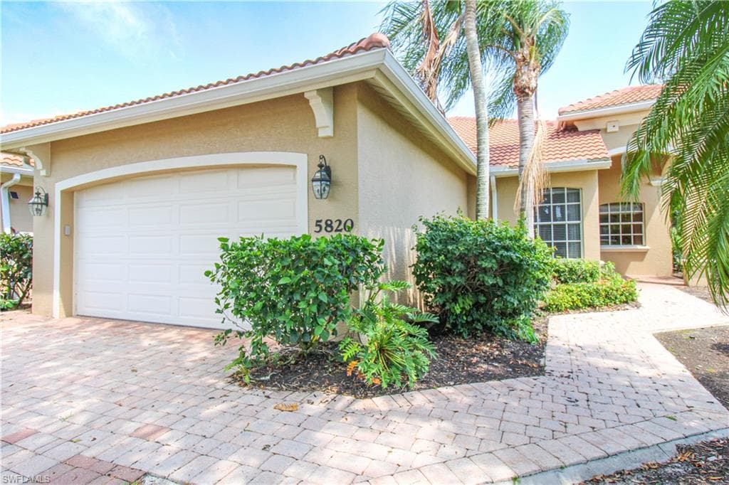 5820 Stem DR 1-55 NAPLES, FL 34110