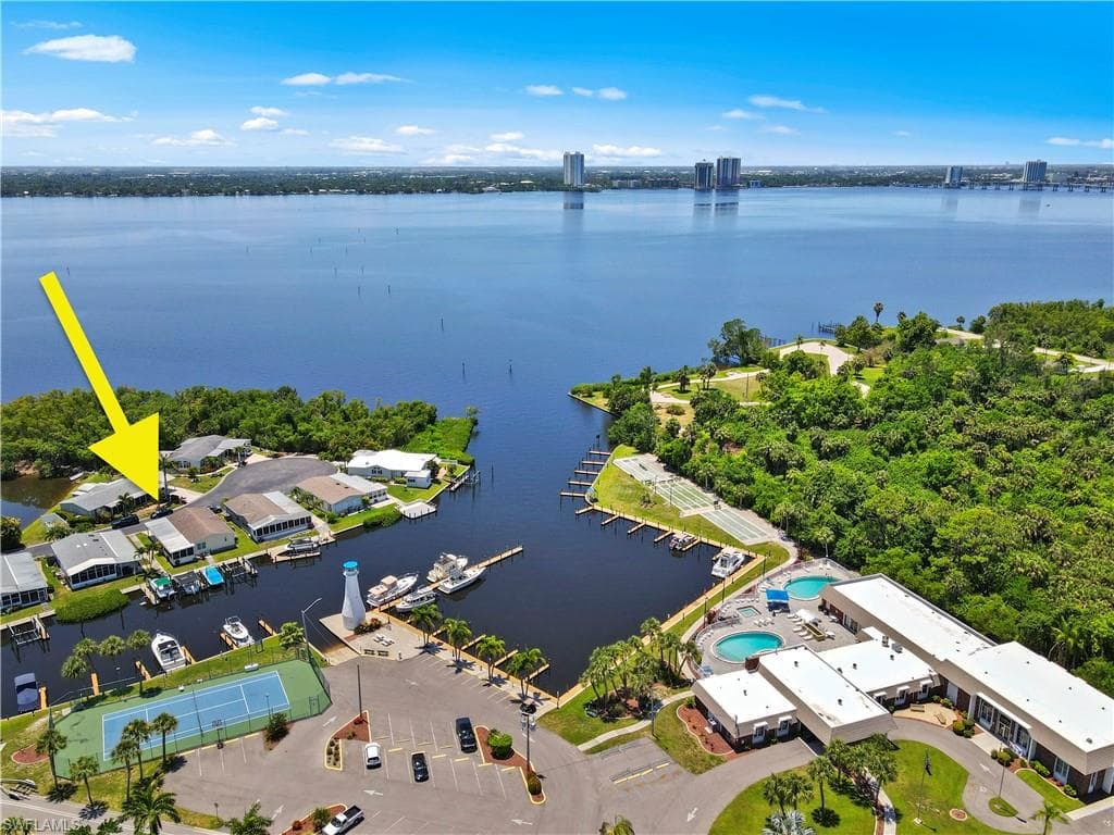 5507 Adam DR NORTH FORT MYERS, FL 33917