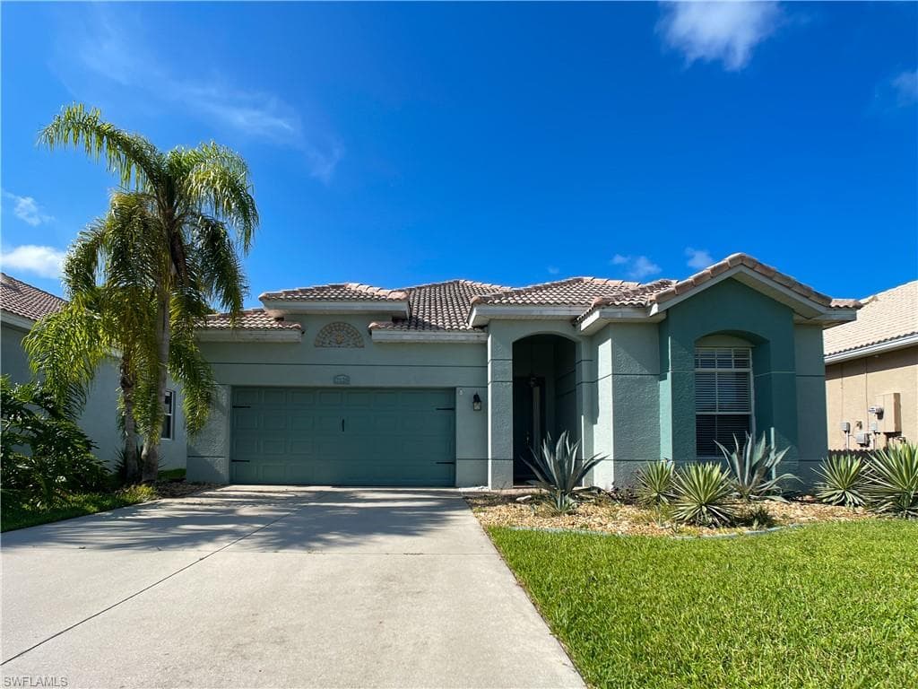 2128 Oxford Ridge CIR LEHIGH ACRES, FL 33973