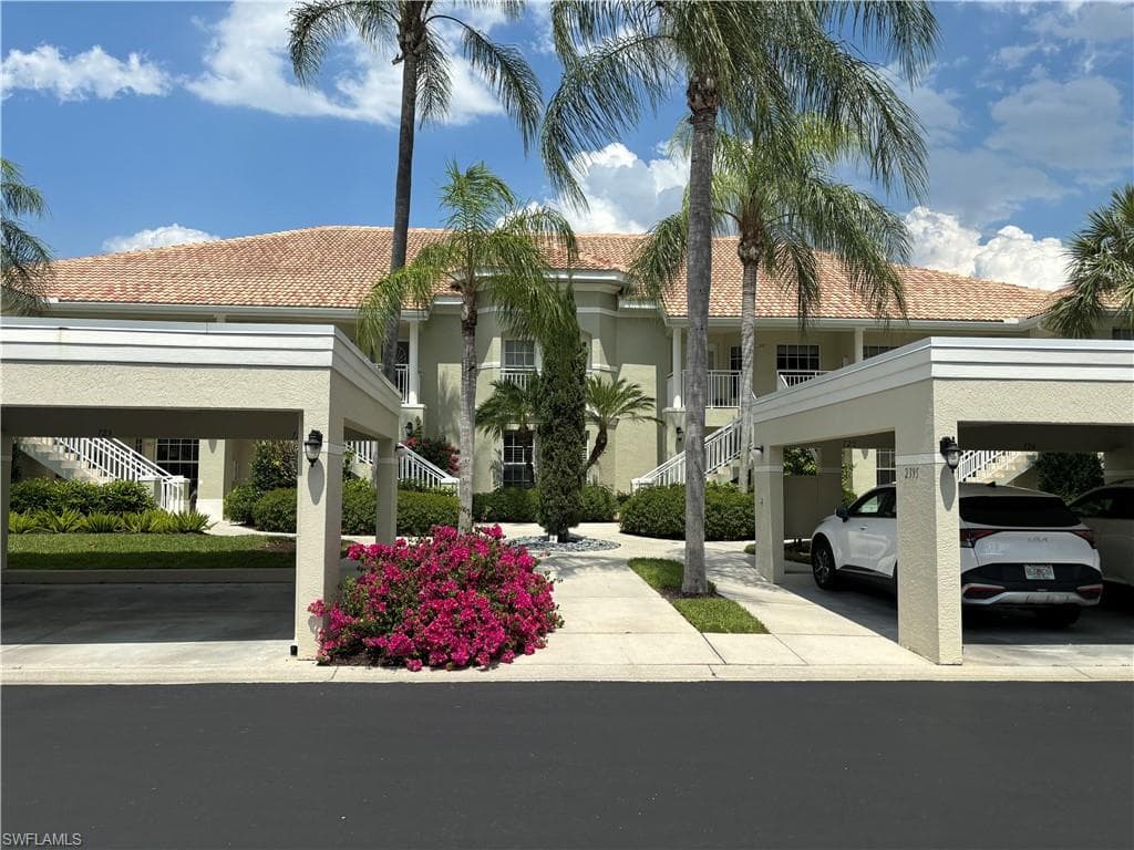 2395 Harmony LN 202 NAPLES, FL 34109