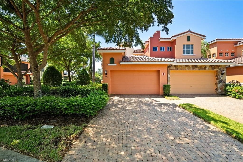 8549 Via Garibaldi CIR 201 ESTERO, FL 33928