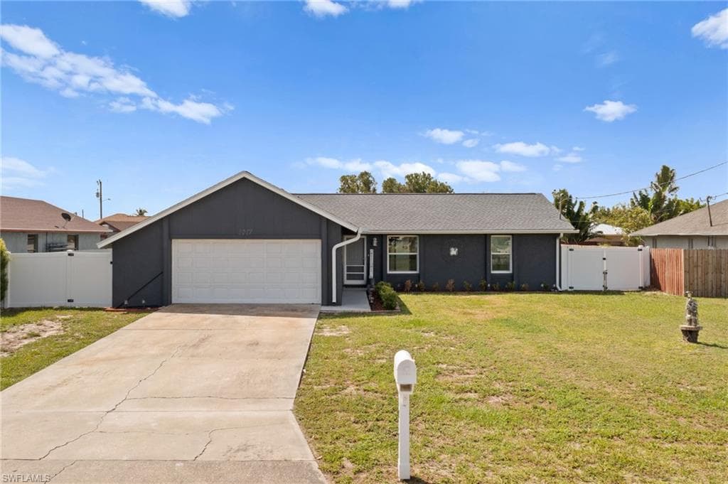 1017 SE 13th AVE CAPE CORAL, FL 33990