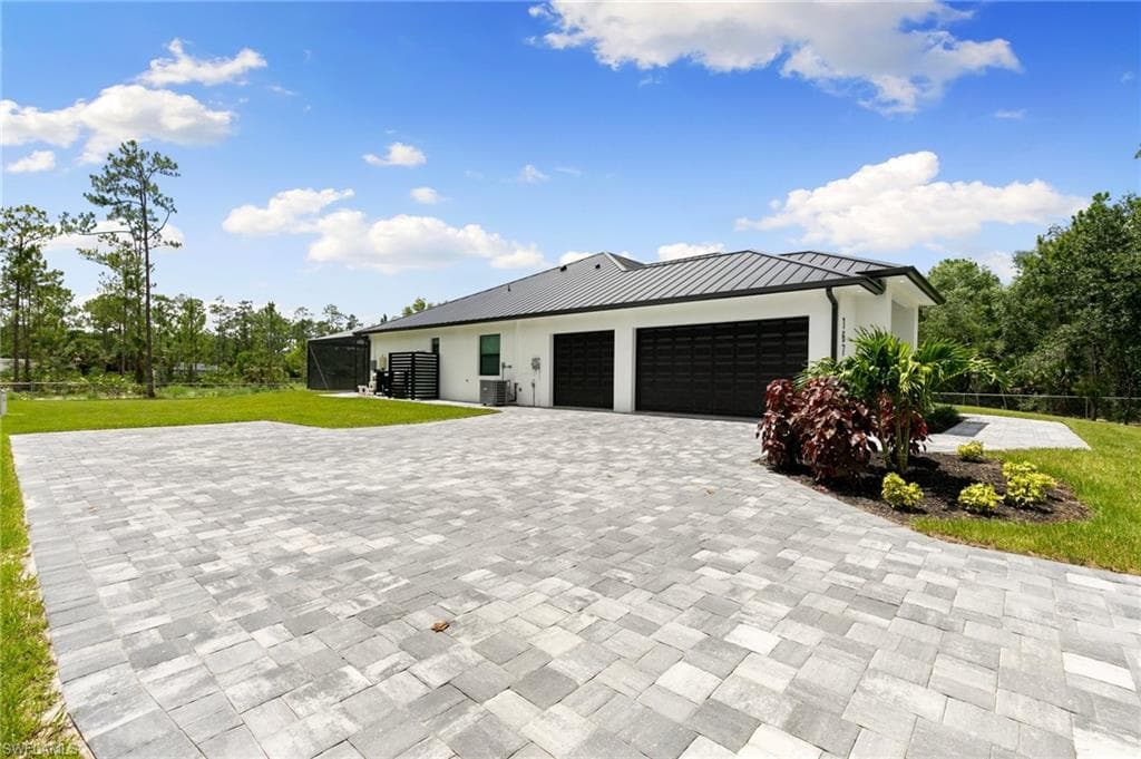 167 Everglades BLVD N NAPLES, FL 34120
