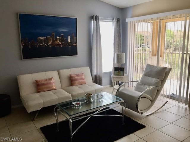 153 SANTA CLARA DR 10 NAPLES, FL 34104