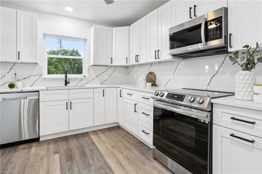 1301 Thompson ST NORTH FORT MYERS, FL 33903